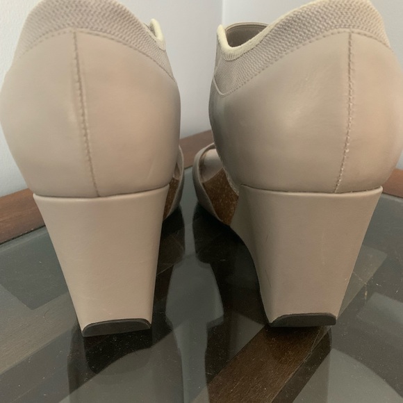 NEW size 9 premium brand leather wedge sandals - Picture 5 of 10